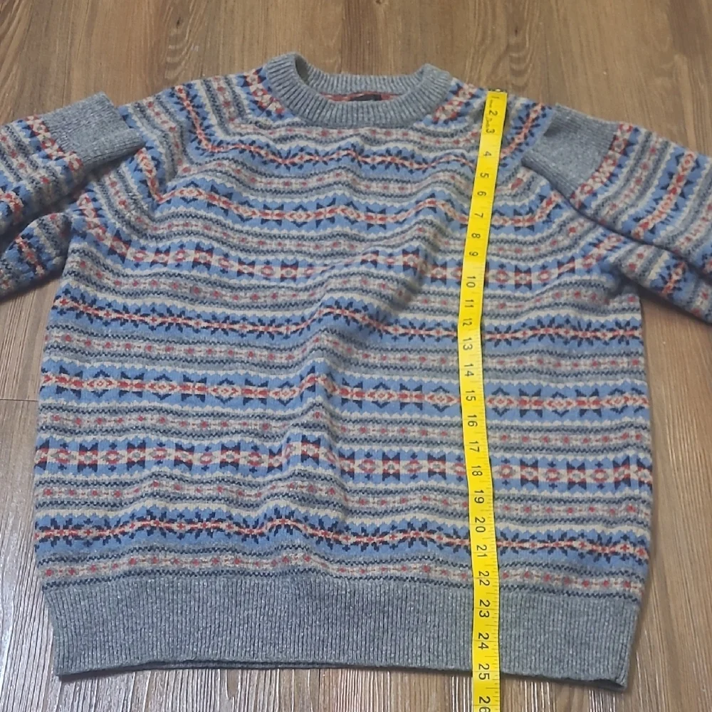 J. Crew Gray and Blue Patterned Crewneck Sweater used‎ good conditio zise L.
